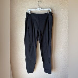 Athleta mediumtall Distance Joggers Performance Leggings/Pants with Side Pockets